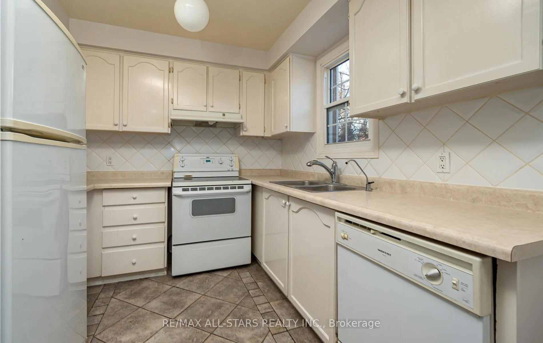 Photo 20 of 6 Hepworth Way, Markham, Markham Village — HOMEH