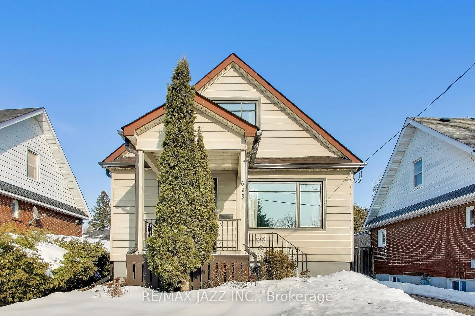 Photo 2 of 699 Hortop Street, Oshawa, Centennial — HOMEH