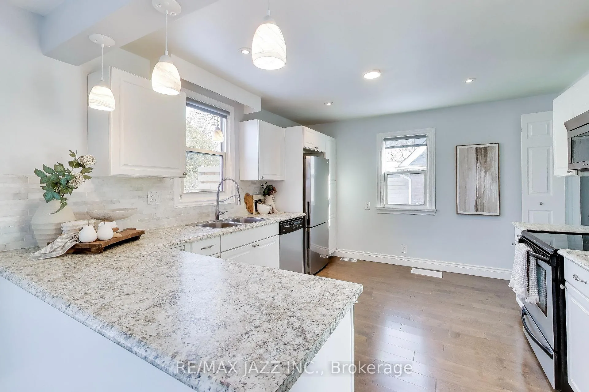 Photo 12 of 699 Hortop Street, Oshawa, Centennial — HOMEH