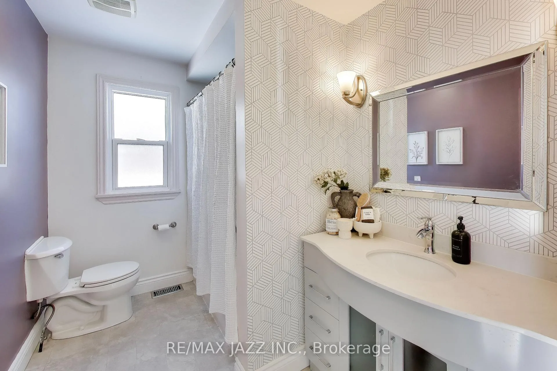 Photo 15 of 699 Hortop Street, Oshawa, Centennial — HOMEH