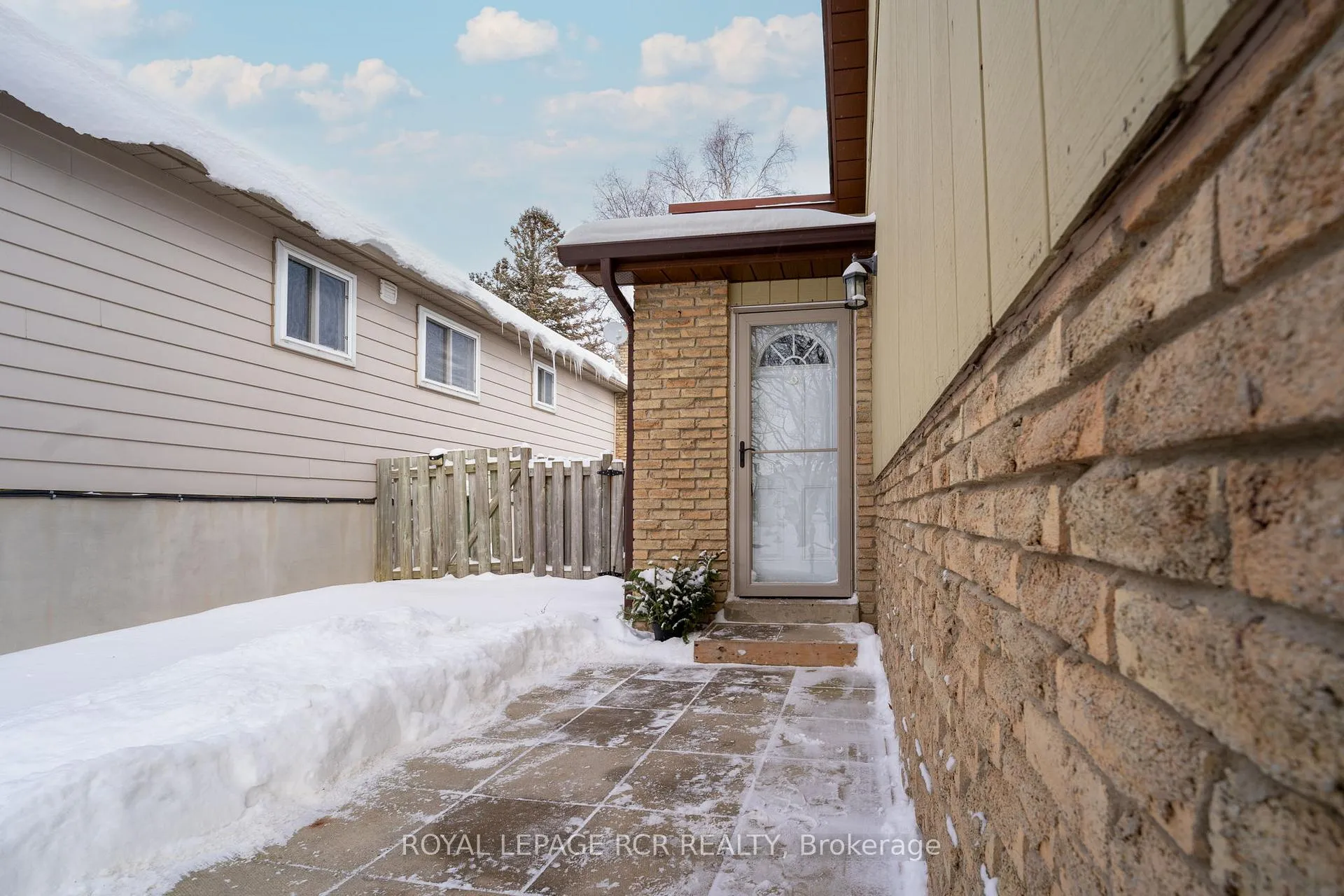 Photo 5 of 311 Whitehead Crescent, Caledon, Bolton North — HOMEH