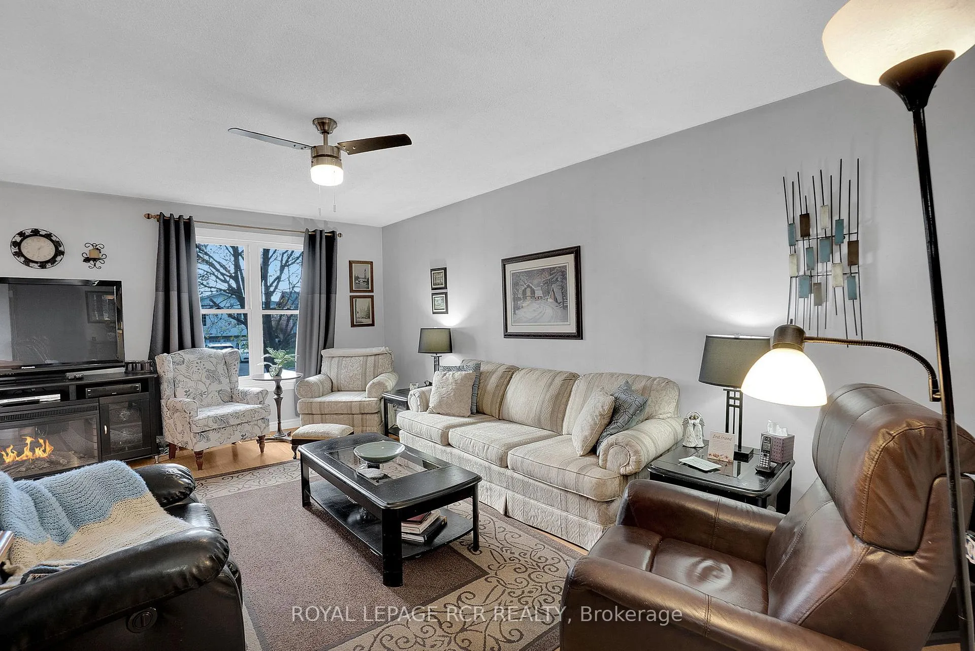 Photo 12 of 311 Whitehead Crescent, Caledon, Bolton North — HOMEH