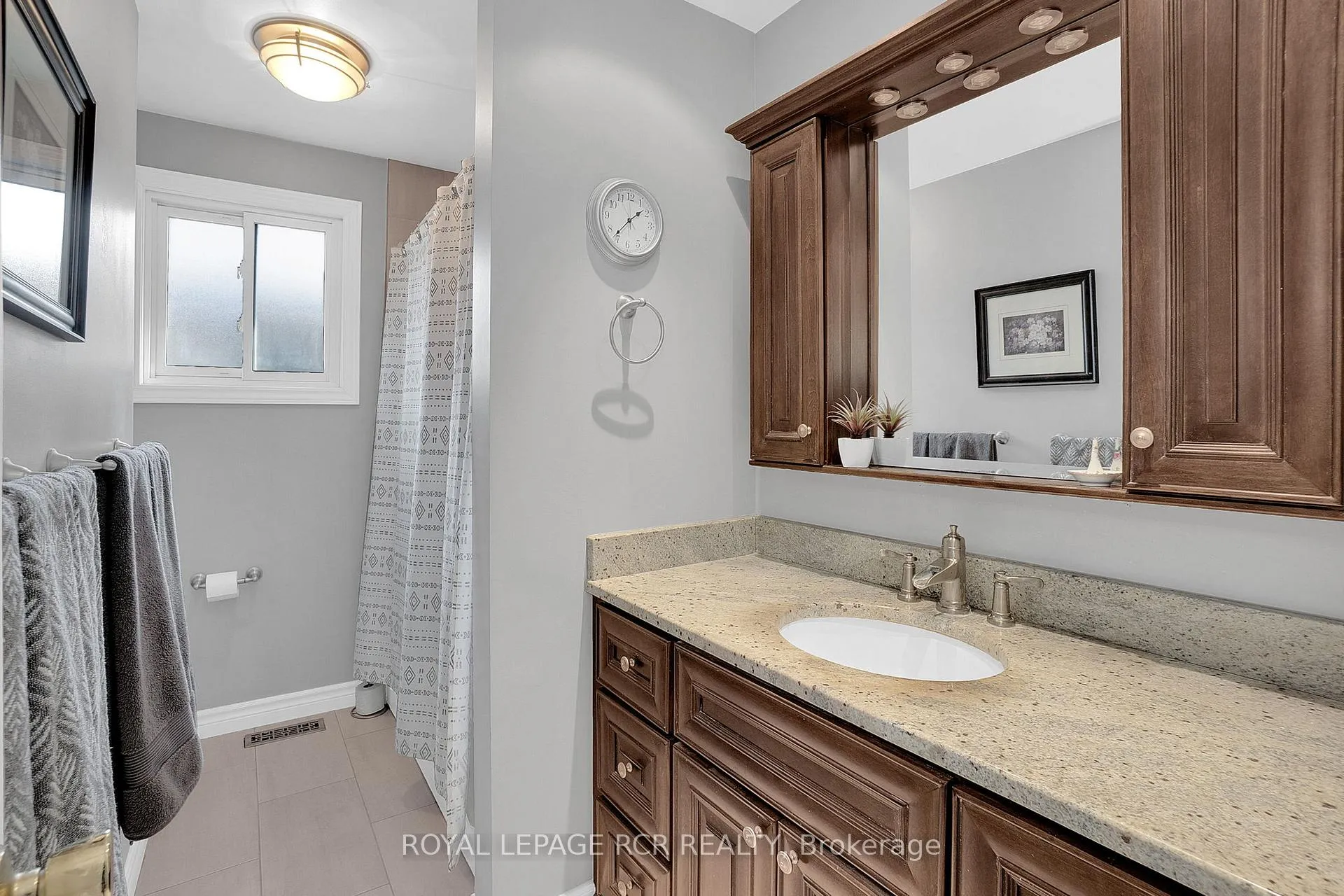 Photo 25 of 311 Whitehead Crescent, Caledon, Bolton North — HOMEH