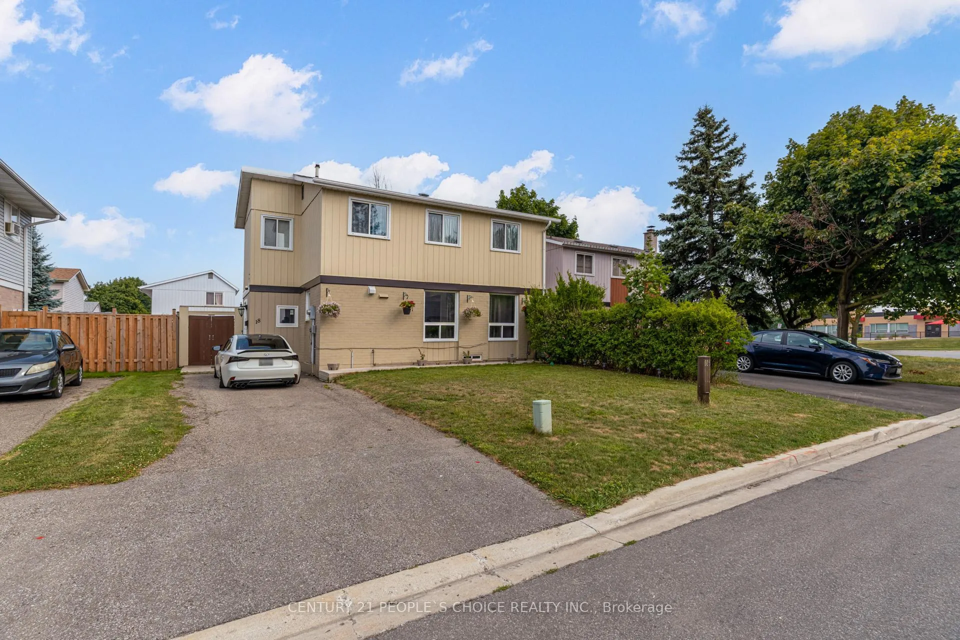 Photo 1 of 18 Hernon Court, Brampton, Central Park — HOMEH