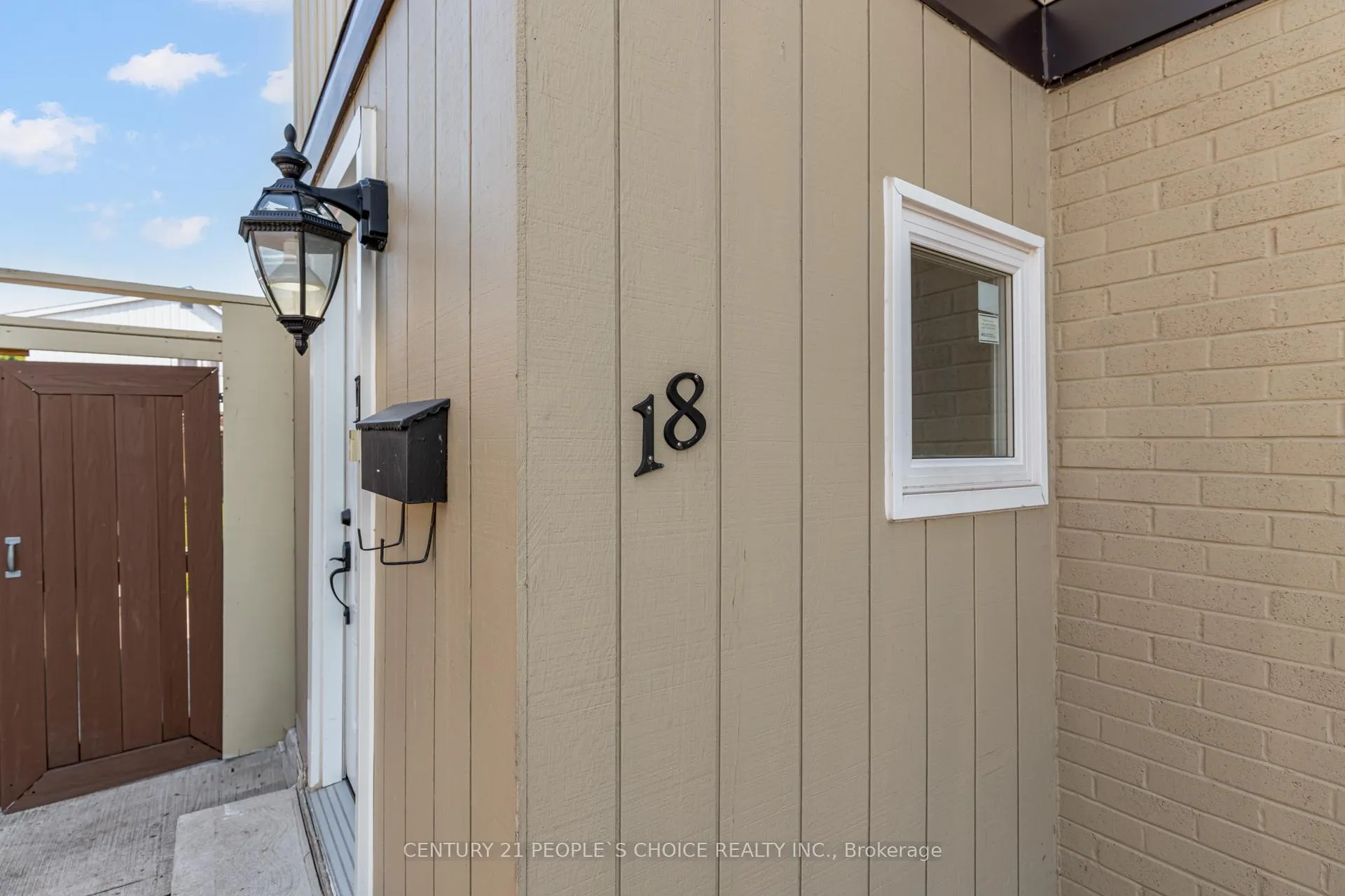 Photo 5 of 18 Hernon Court, Brampton, Central Park — HOMEH