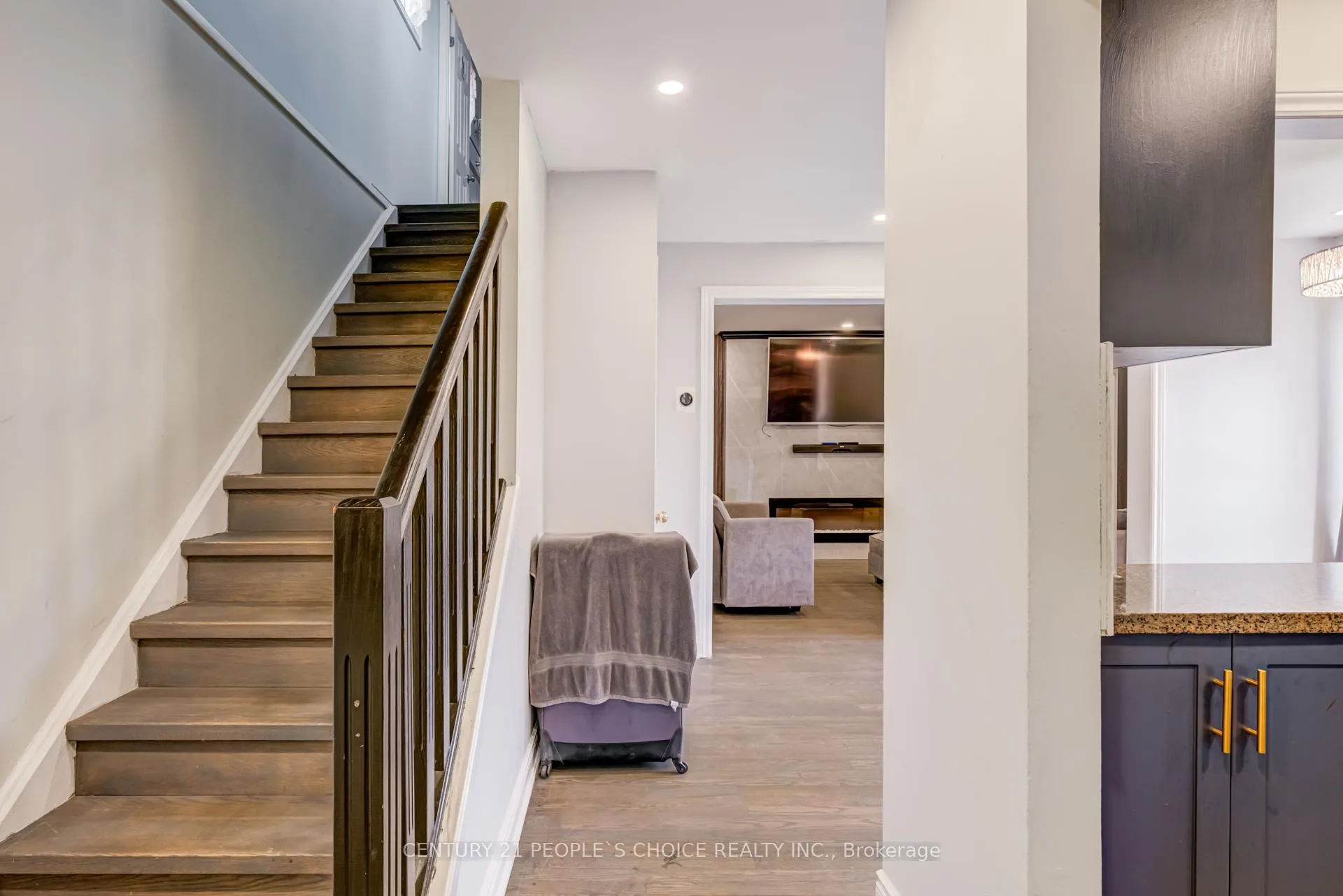Photo 10 of 18 Hernon Court, Brampton, Central Park — HOMEH