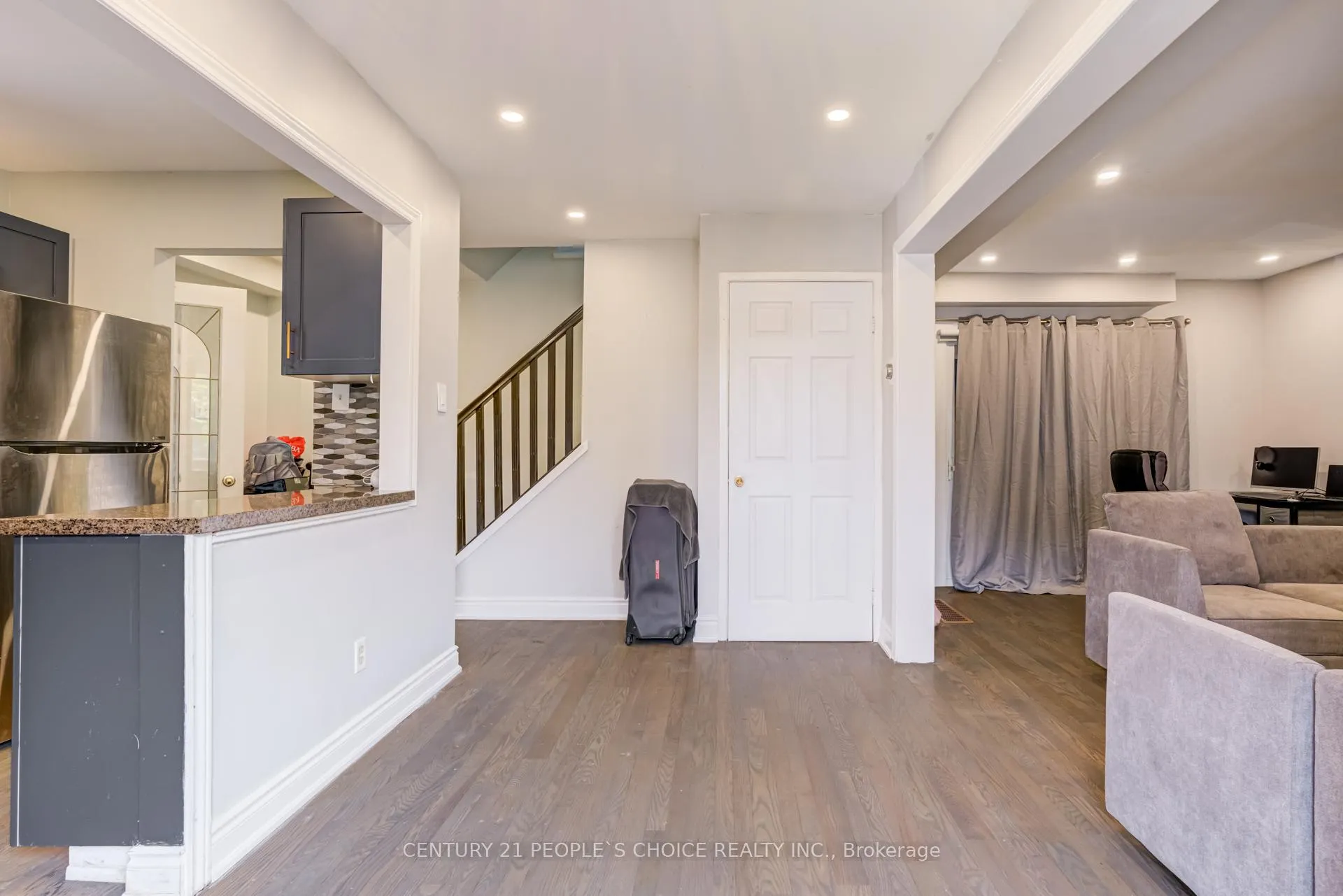 Photo 14 of 18 Hernon Court, Brampton, Central Park — HOMEH