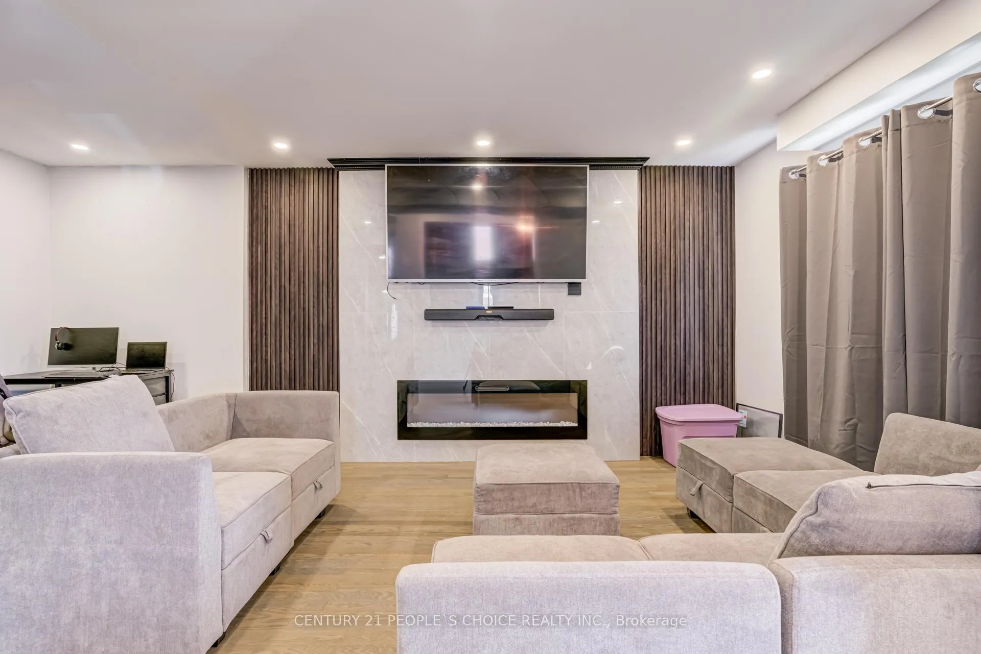 Photo 16 of 18 Hernon Court, Brampton, Central Park — HOMEH