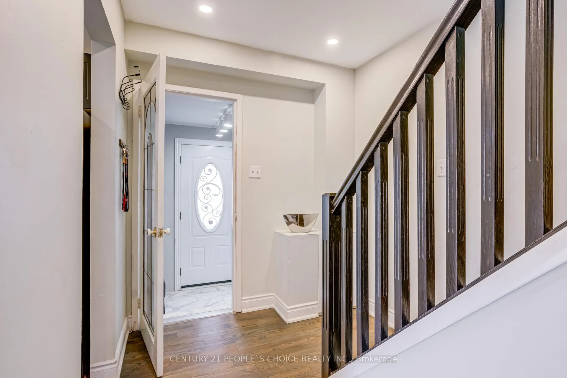 Photo 19 of 18 Hernon Court, Brampton, Central Park — HOMEH
