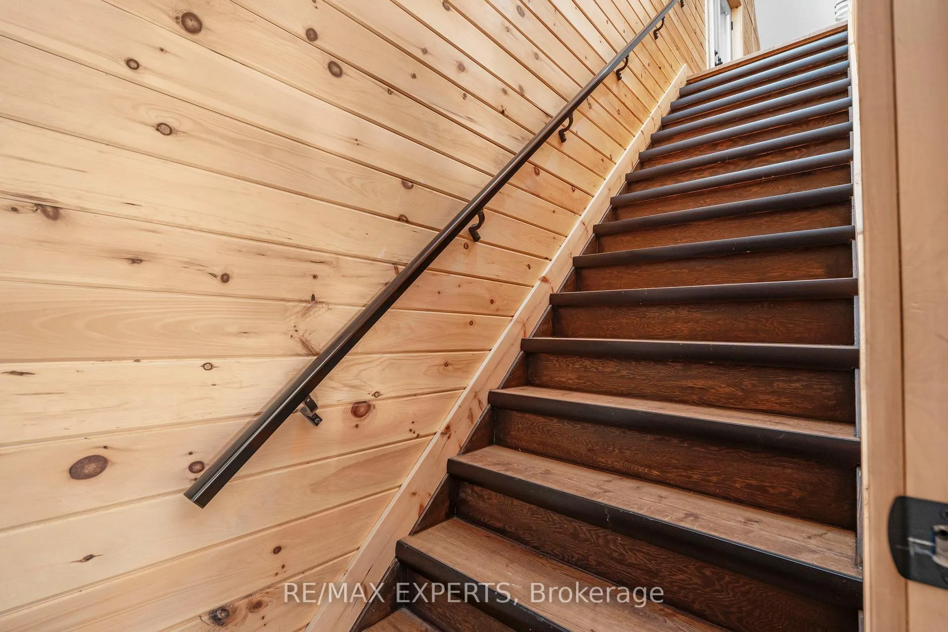 Photo 5 of Unit Loft, 14746 Caledon-King Twnln Line, Caledon, Rural Caledon — HOMEH