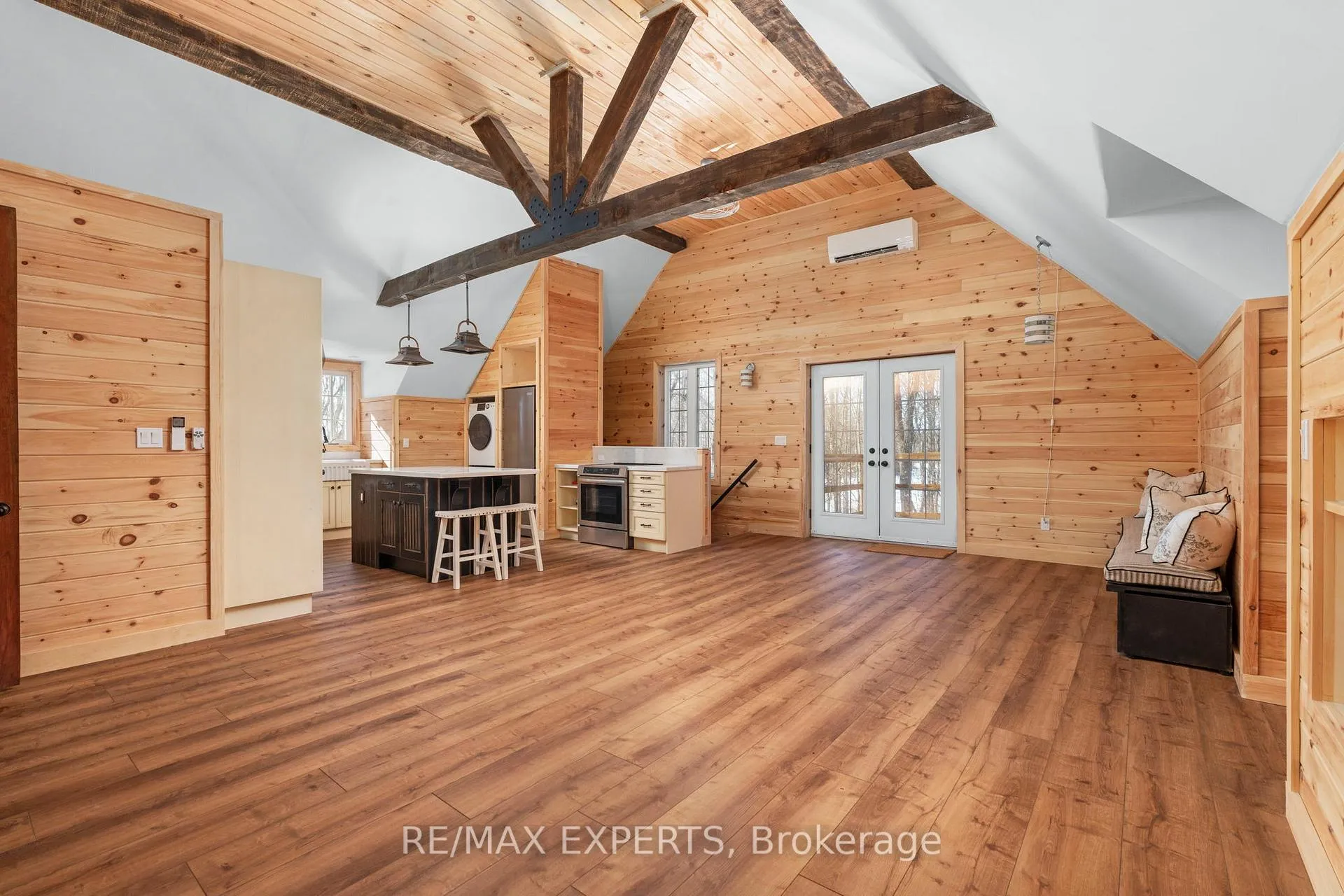 Photo 6 of Unit Loft, 14746 Caledon-King Twnln Line, Caledon, Rural Caledon — HOMEH