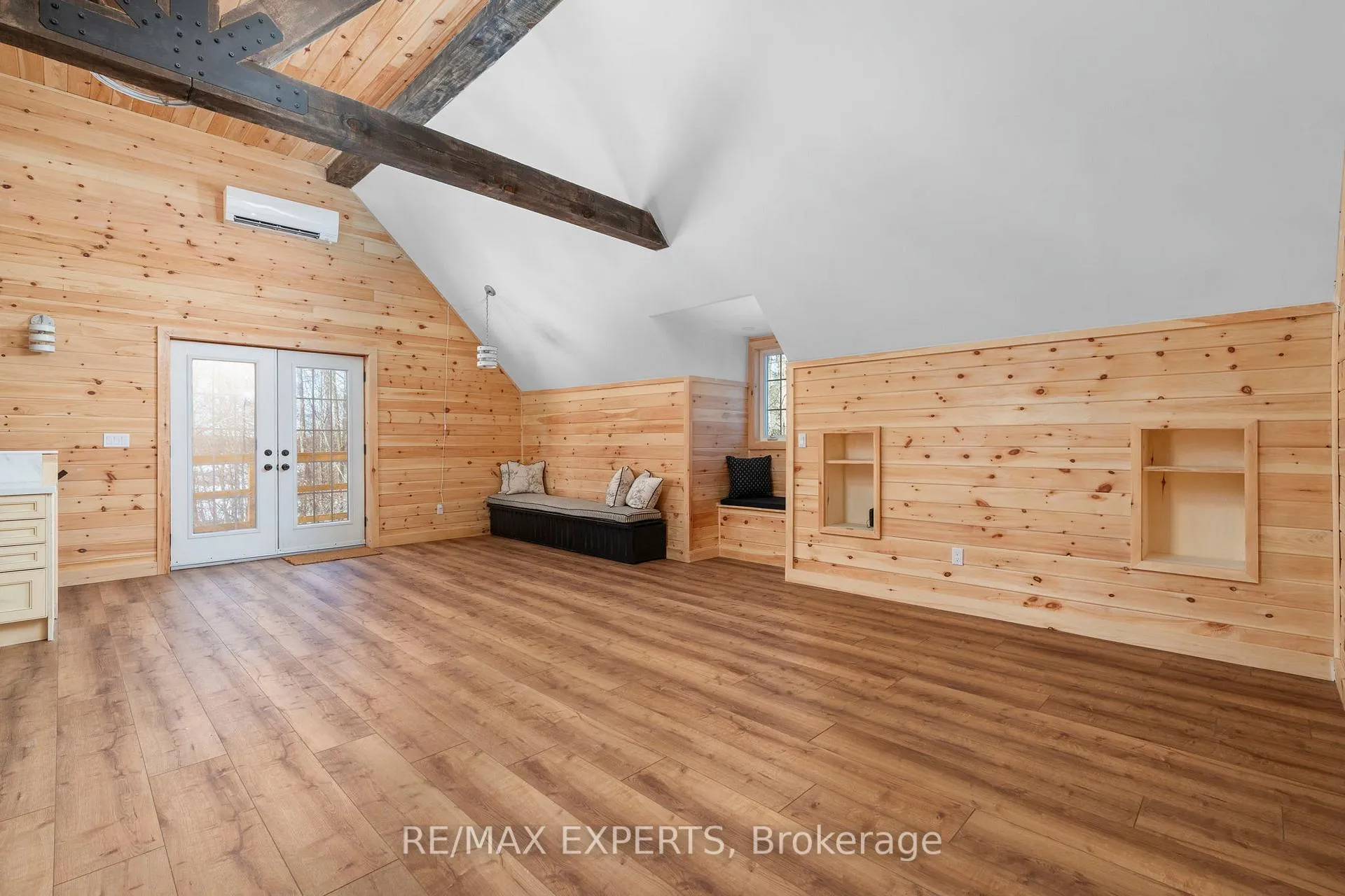 Photo 7 of Unit Loft, 14746 Caledon-King Twnln Line, Caledon, Rural Caledon — HOMEH