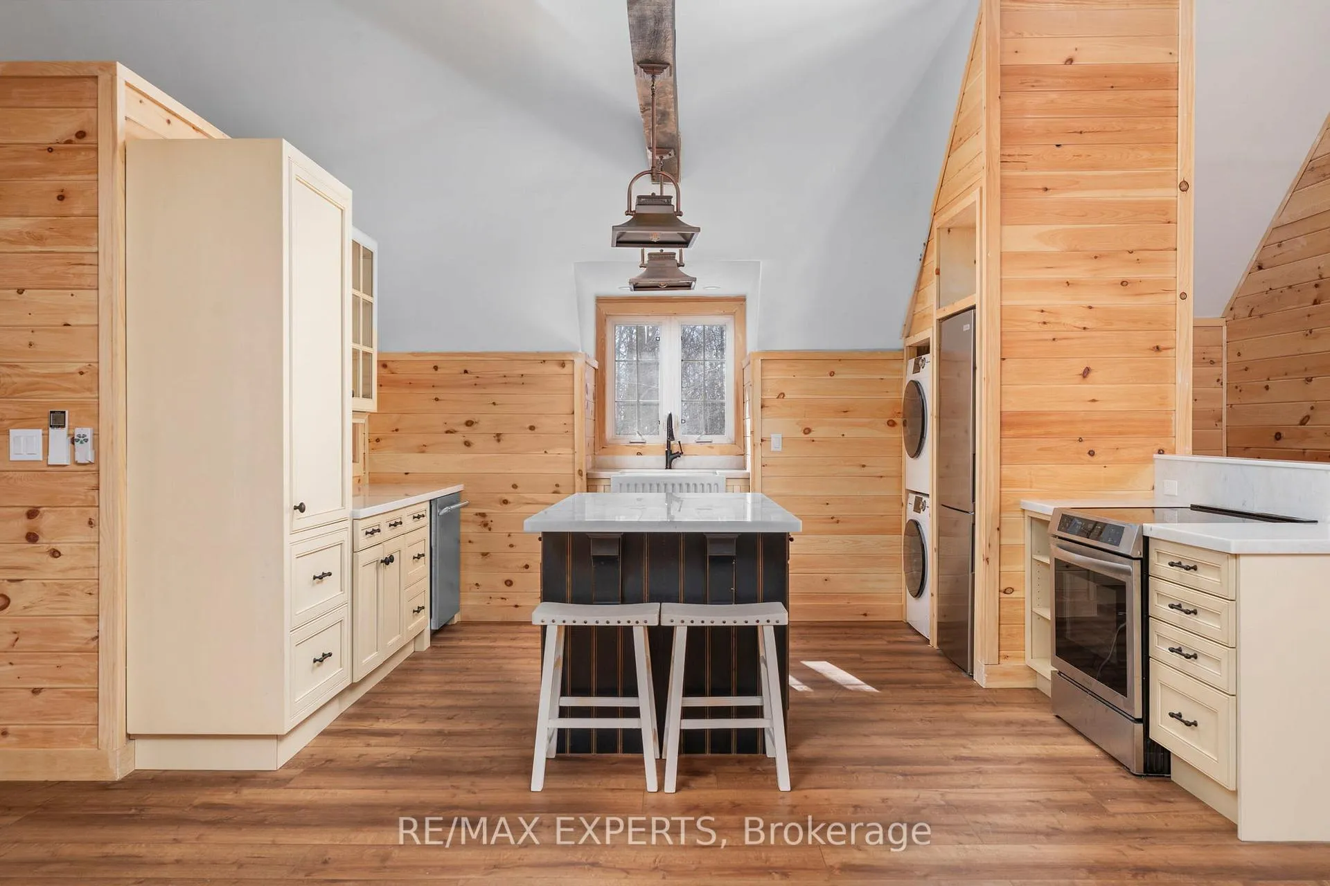 Photo 9 of Unit Loft, 14746 Caledon-King Twnln Line, Caledon, Rural Caledon — HOMEH