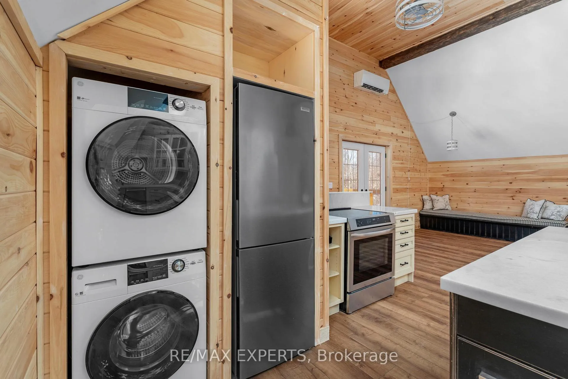 Photo 11 of Unit Loft, 14746 Caledon-King Twnln Line, Caledon, Rural Caledon — HOMEH