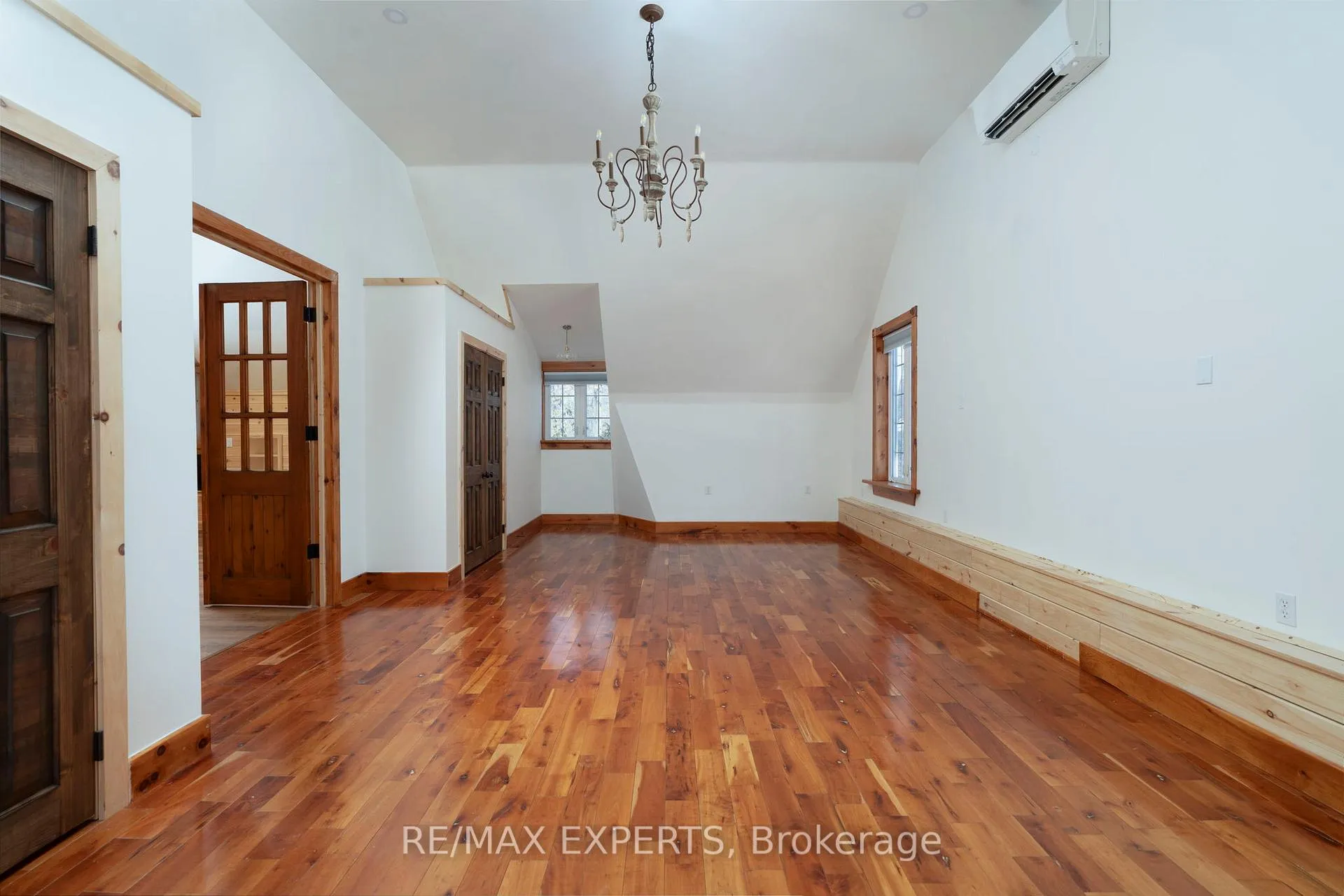 Photo 13 of Unit Loft, 14746 Caledon-King Twnln Line, Caledon, Rural Caledon — HOMEH