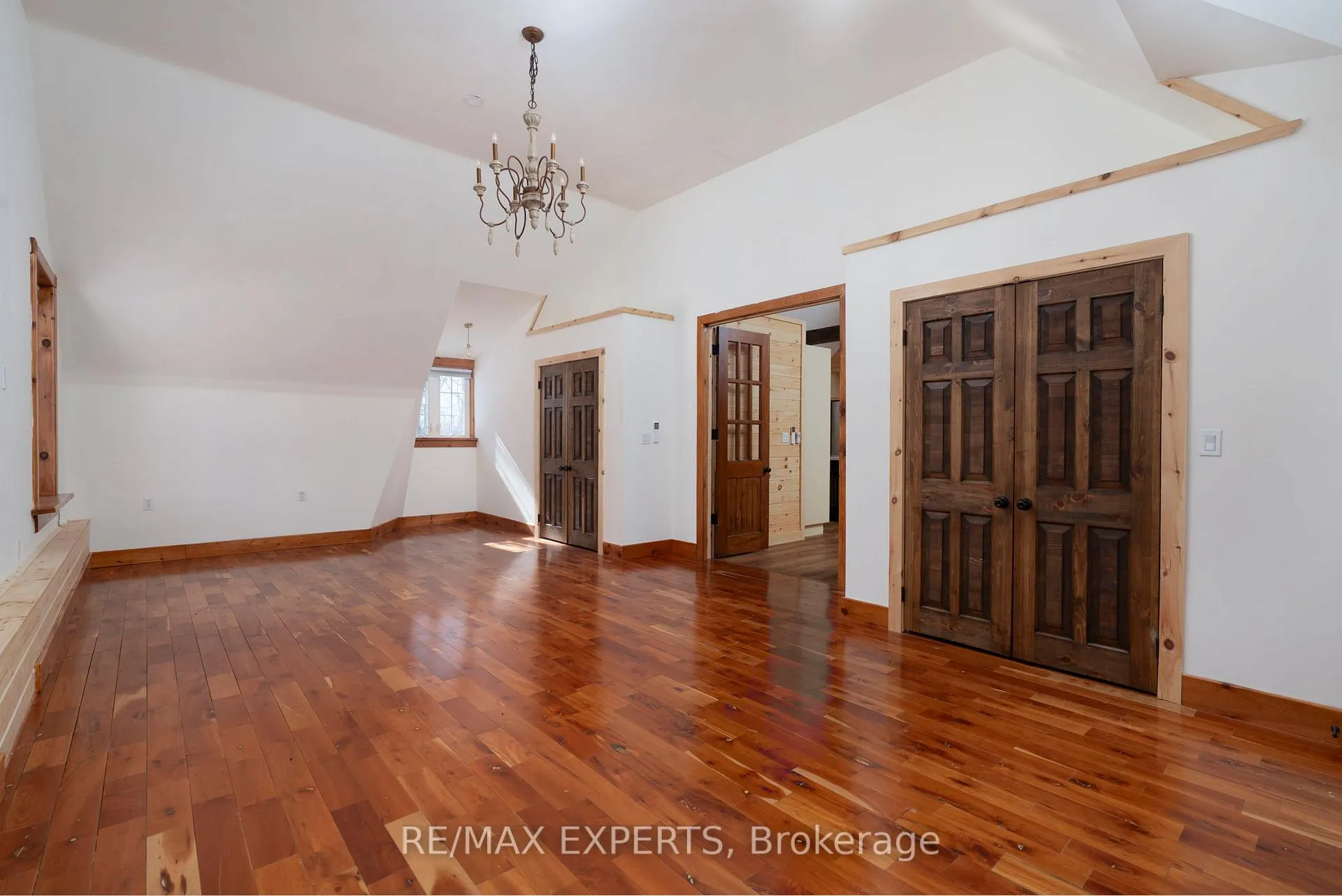 Photo 14 of Unit Loft, 14746 Caledon-King Twnln Line, Caledon, Rural Caledon — HOMEH