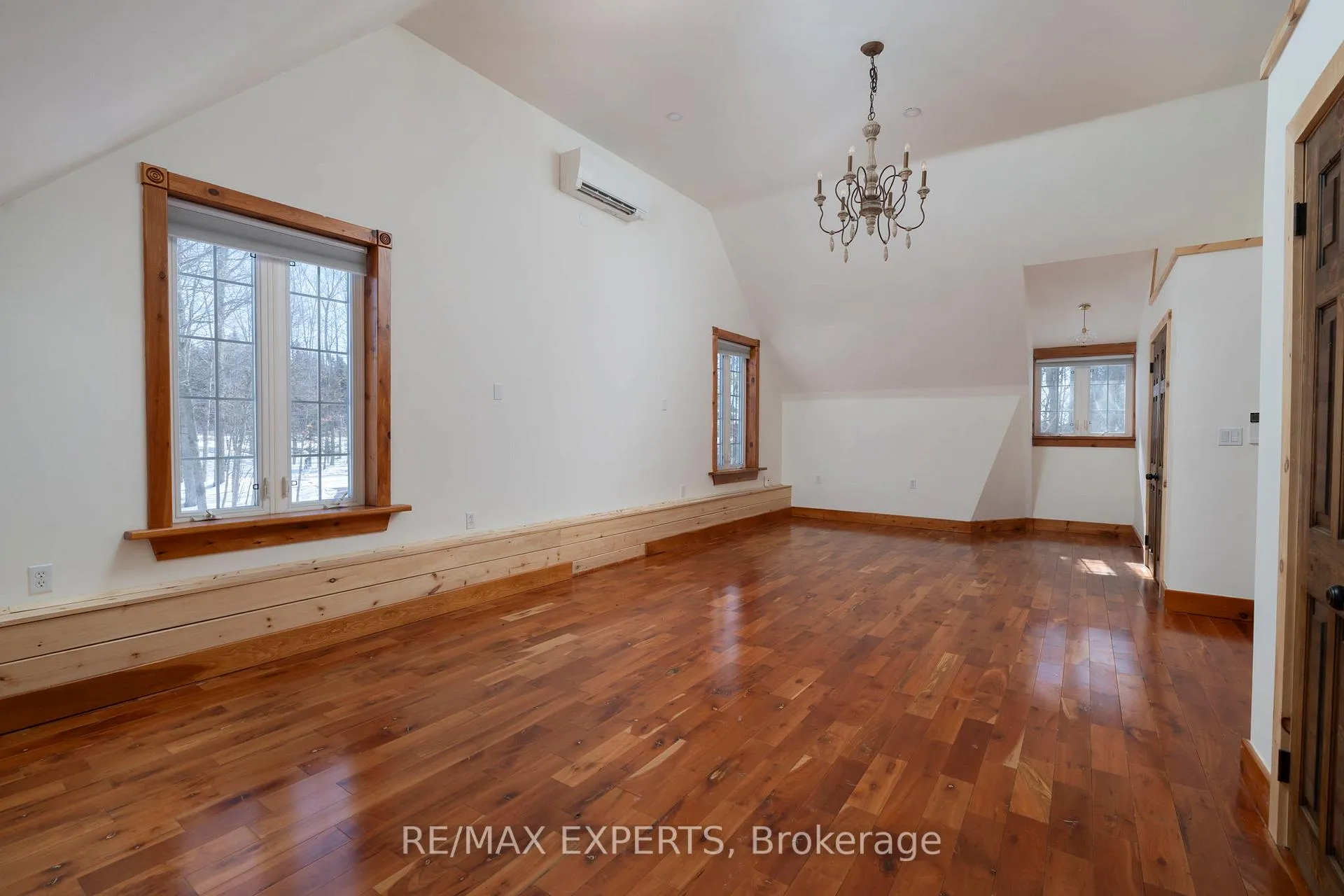 Photo 15 of Unit Loft, 14746 Caledon-King Twnln Line, Caledon, Rural Caledon — HOMEH