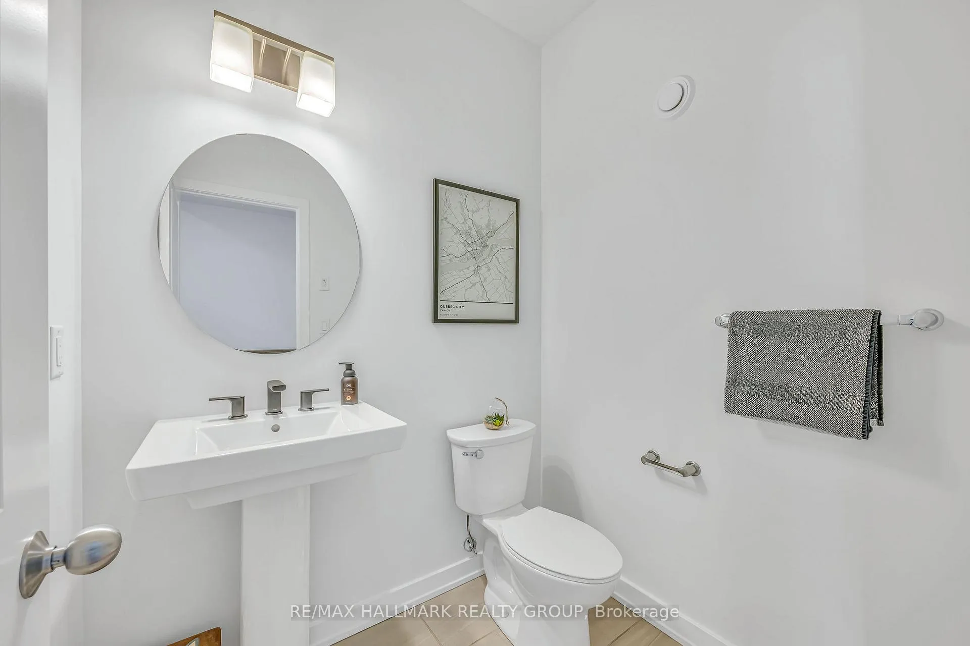 Photo 6 of 14 Stanhope Court, Ottawa, Barrhaven - Stonebridge — HOMEH