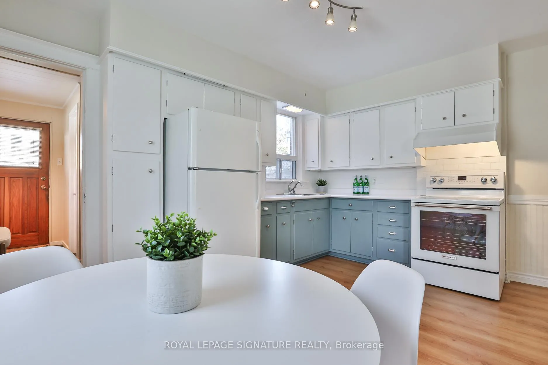 Photo 16 of 2 Earl Haig Avenue, Toronto, Woodbine Corridor — HOMEH