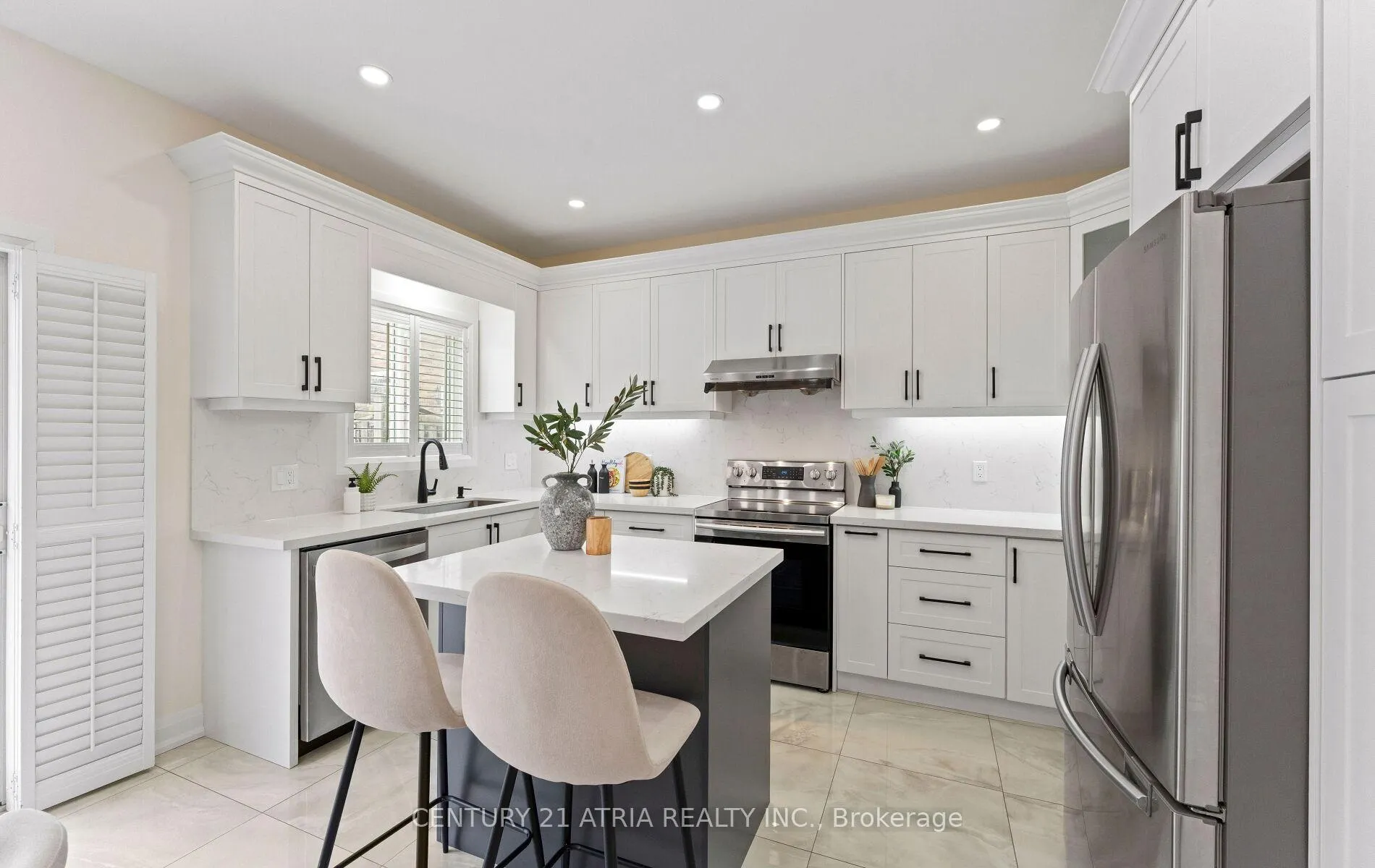 Photo 15 of 3 Oxfordshire Street, Markham, Berczy — HOMEH