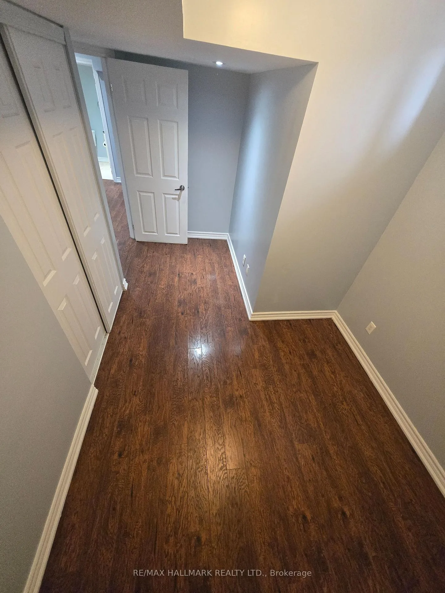 Photo 8 of 35 Campwood Crescent, Brampton, Bram East — HOMEH