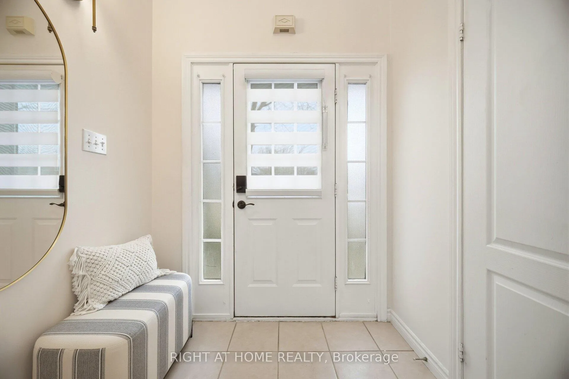 Photo 4 of Unit 1353, 1353 Stephenson Drive, Burlington, Brant — HOMEH