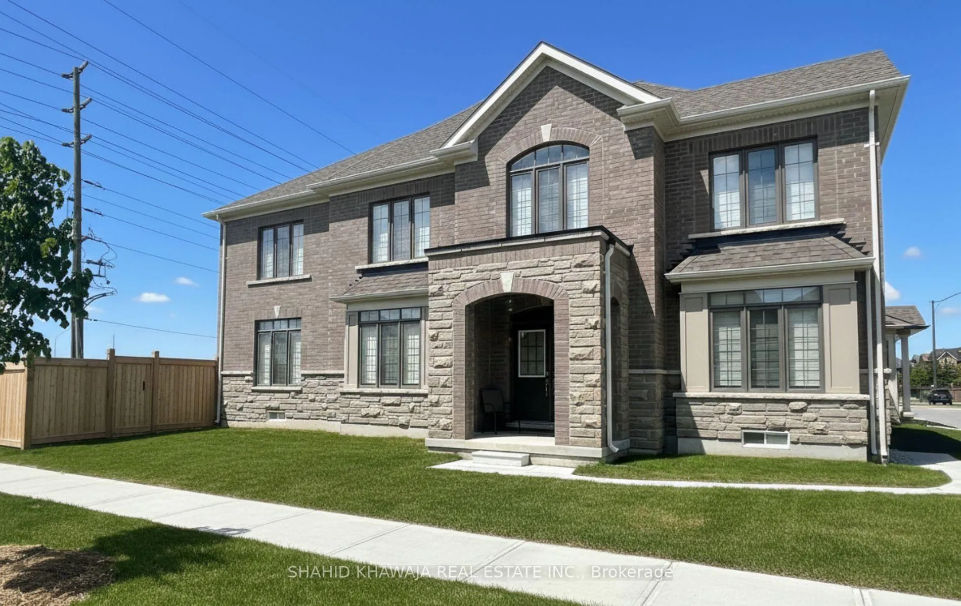 Front of 322 Valleyway Drive
