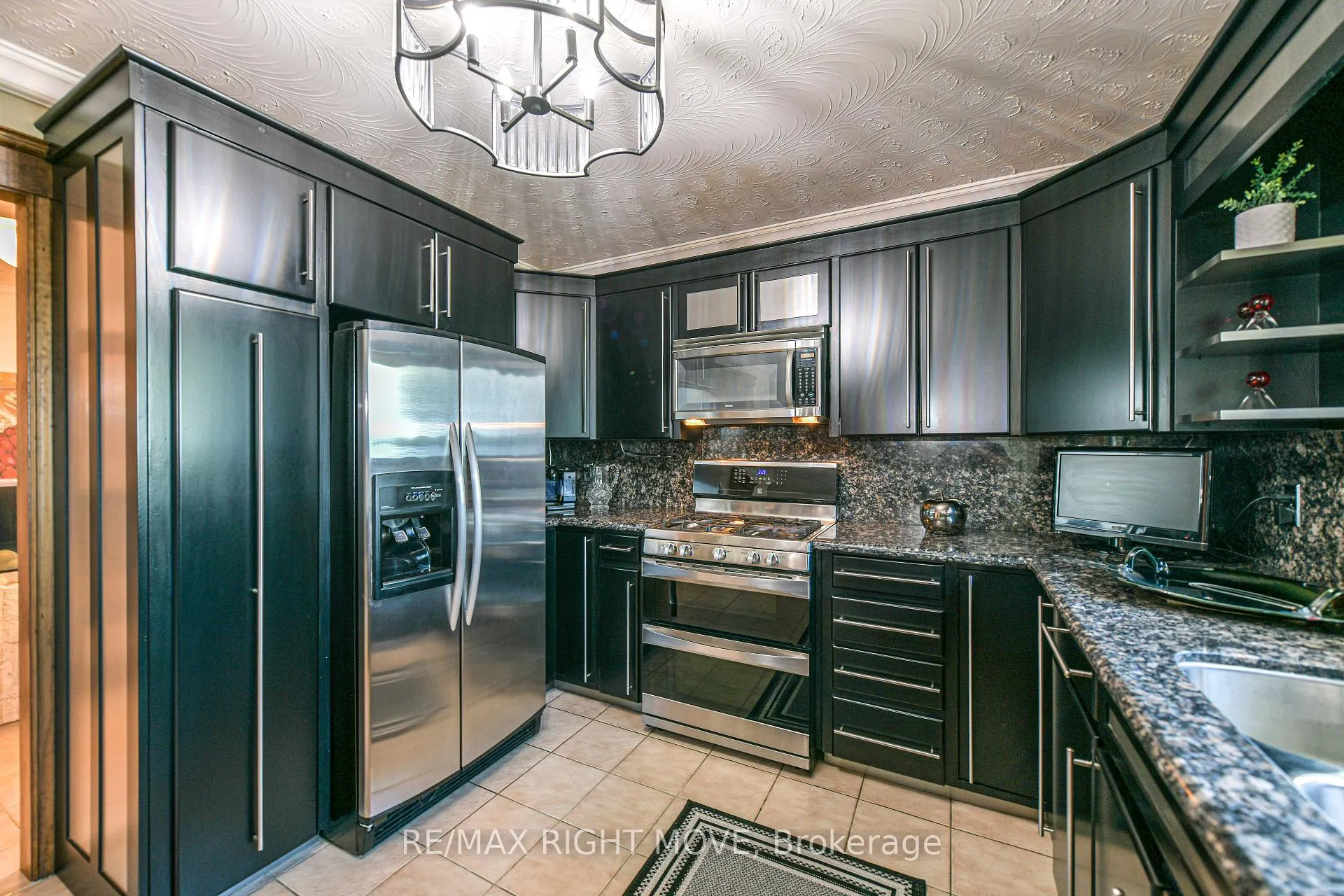 Photo 23 of 759 Broadview Avenue, Orillia — HOMEH