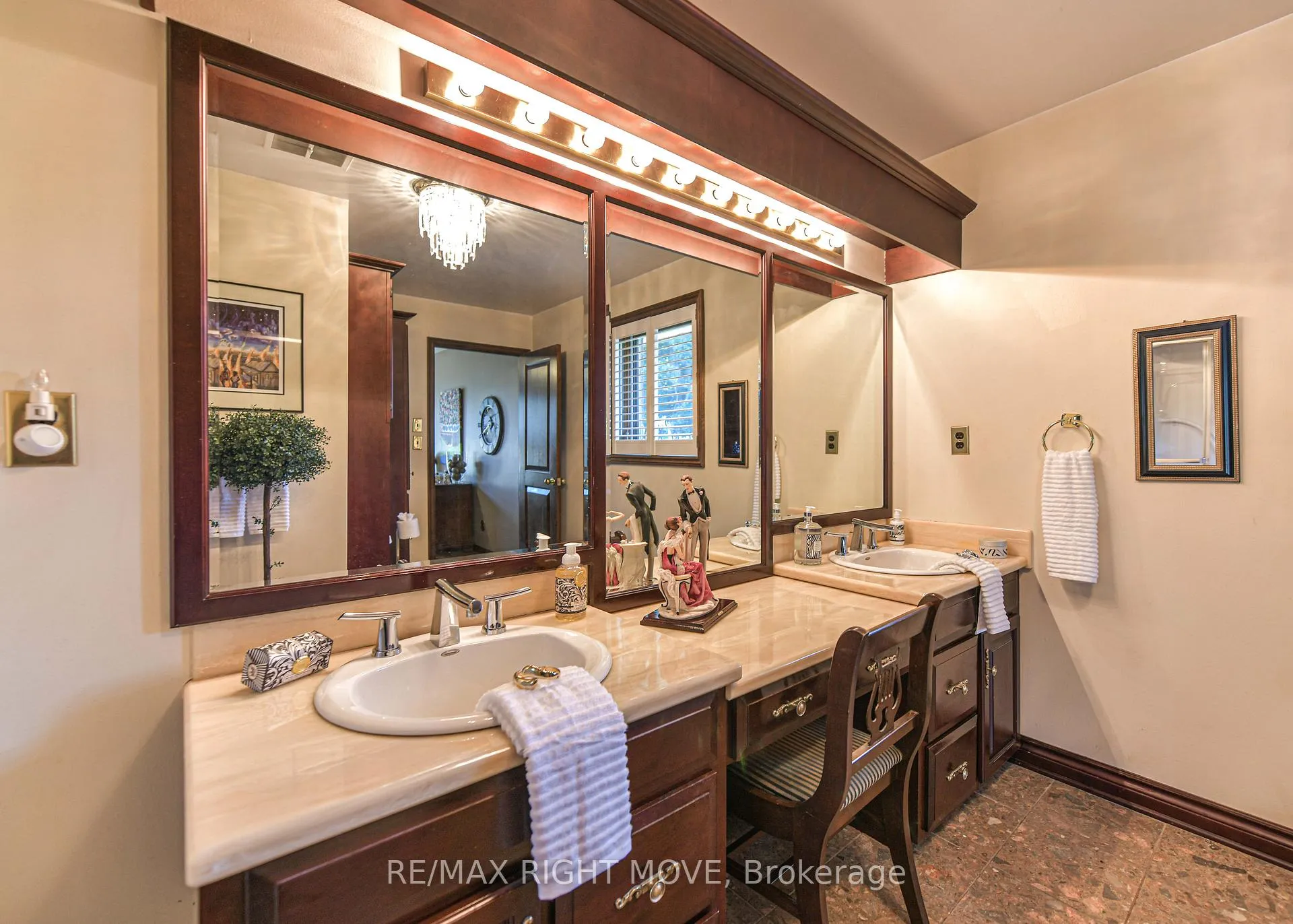 Photo 37 of 759 Broadview Avenue, Orillia — HOMEH