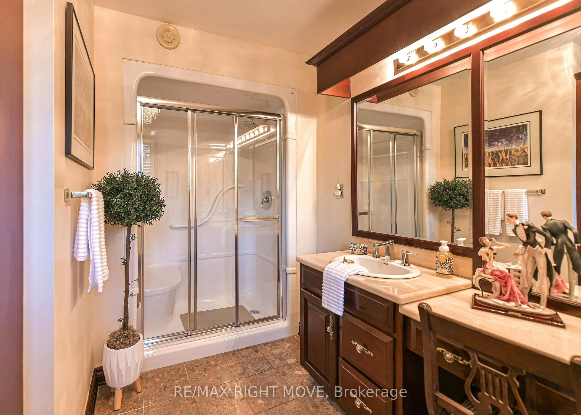 Photo 38 of 759 Broadview Avenue, Orillia — HOMEH