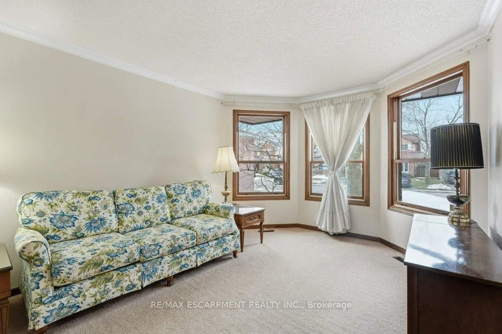 Photo 4 of 639 Rexford Drive, Hamilton, Randall — HOMEH