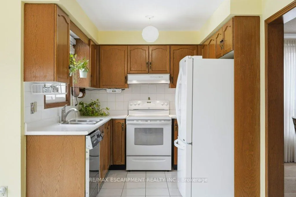 Photo 10 of 639 Rexford Drive, Hamilton, Randall — HOMEH