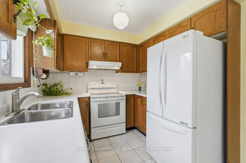 Photo 12 of 639 Rexford Drive, Hamilton, Randall — HOMEH