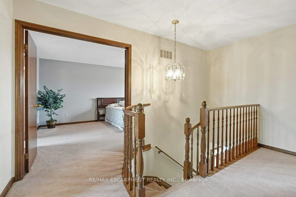 Photo 21 of 639 Rexford Drive, Hamilton, Randall — HOMEH