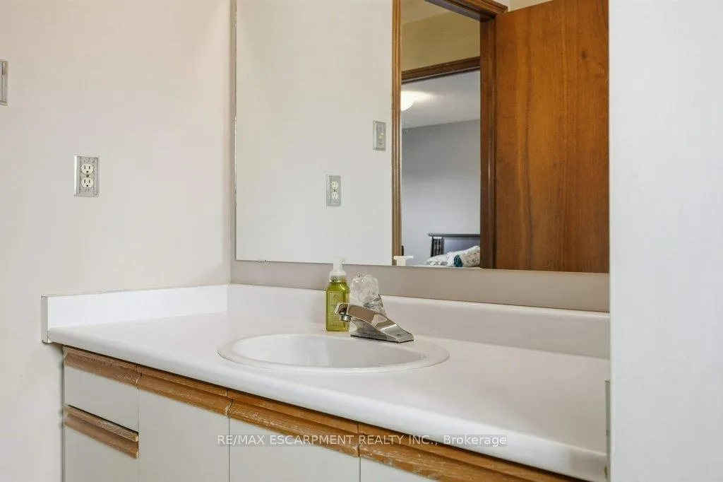 Photo 31 of 639 Rexford Drive, Hamilton, Randall — HOMEH