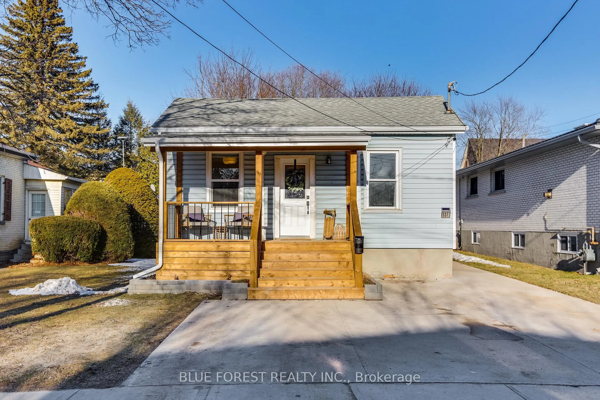 Photo 2 of 131 Emily Street, Strathroy-Caradoc, NW — HOMEH
