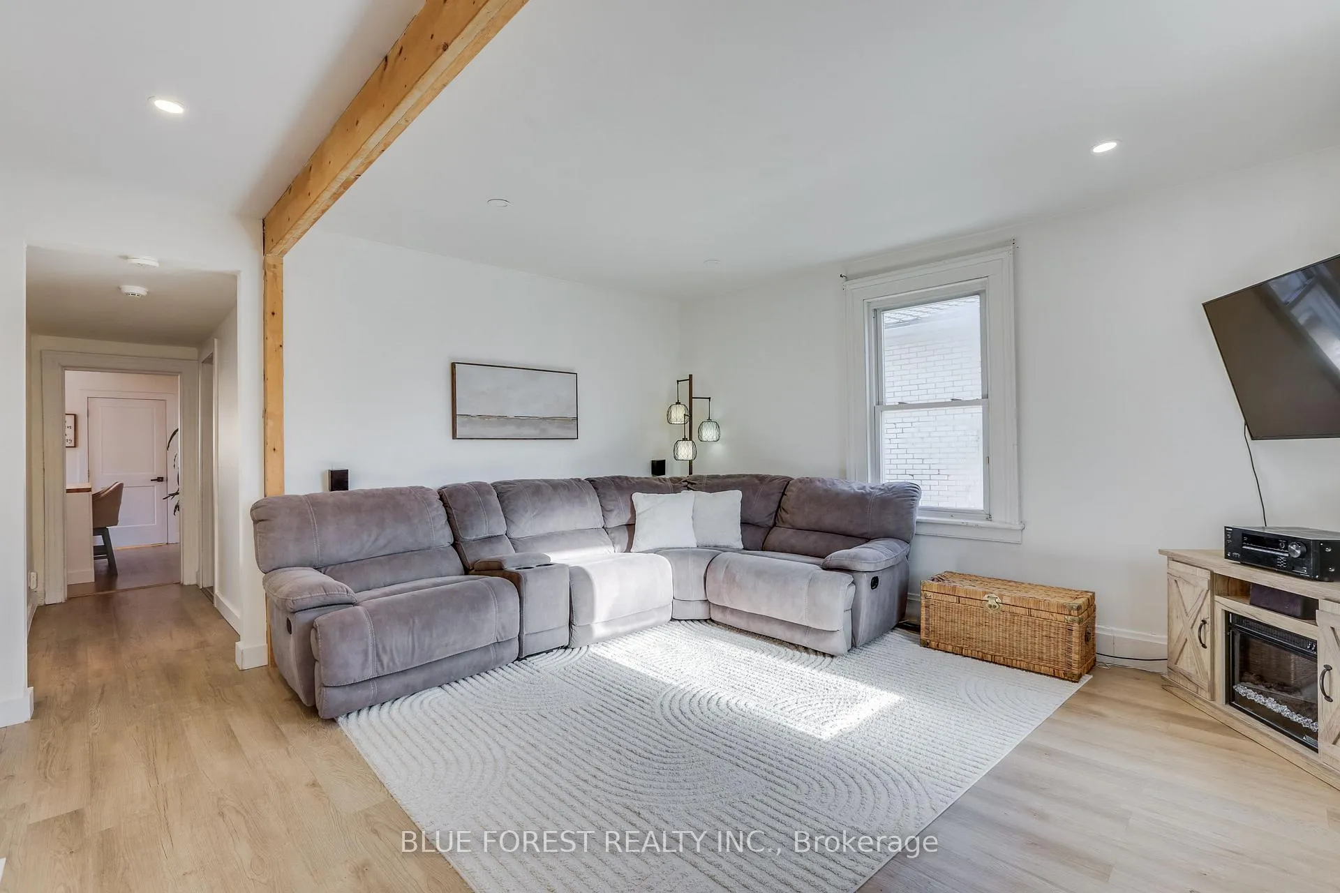 Photo 3 of 131 Emily Street, Strathroy-Caradoc, NW — HOMEH