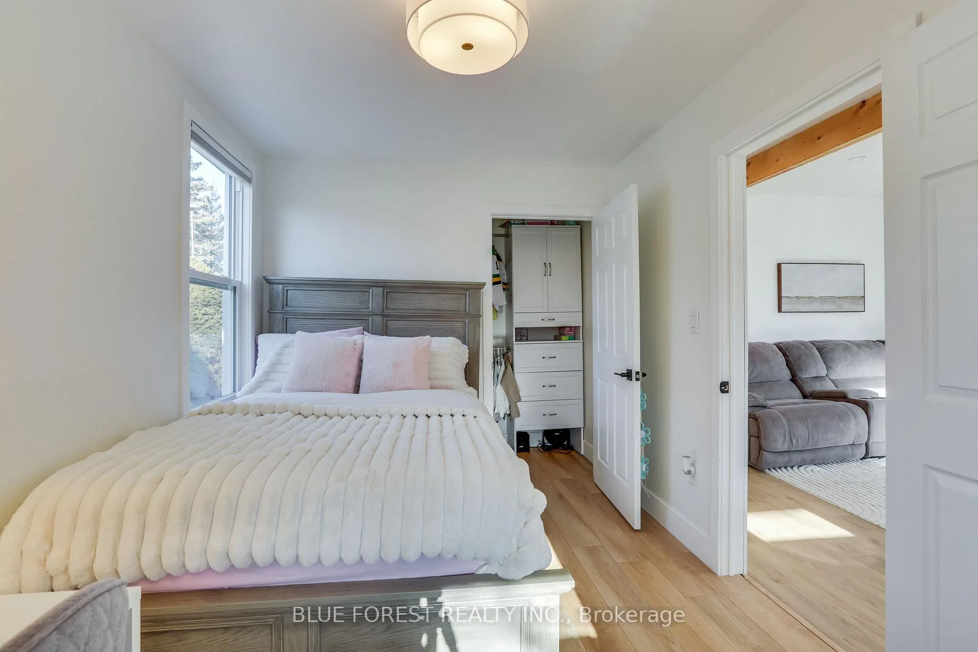Photo 8 of 131 Emily Street, Strathroy-Caradoc, NW — HOMEH