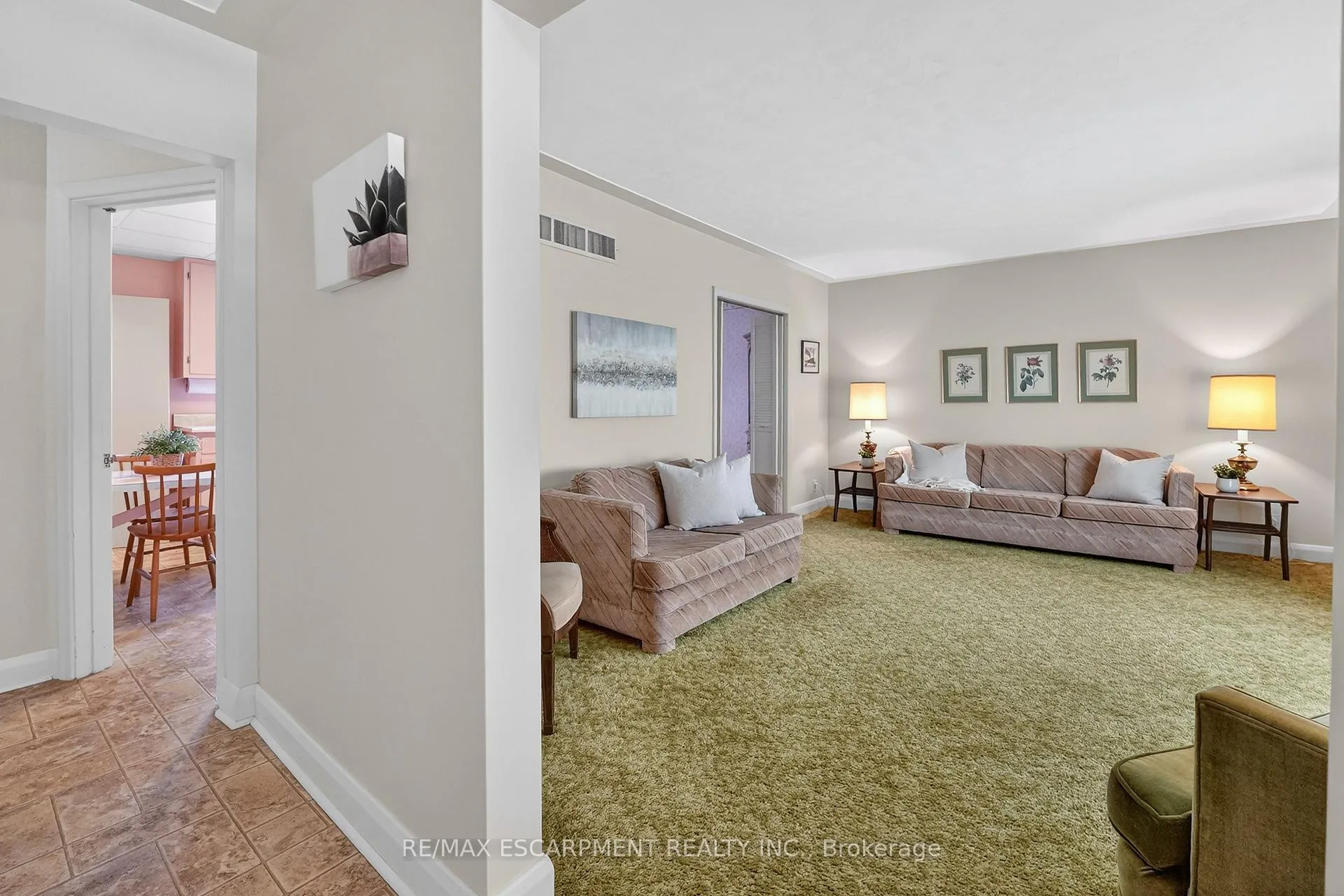 Photo 3 of 36 Lakeview Avenue, Grimsby, Grimsby Beach — HOMEH