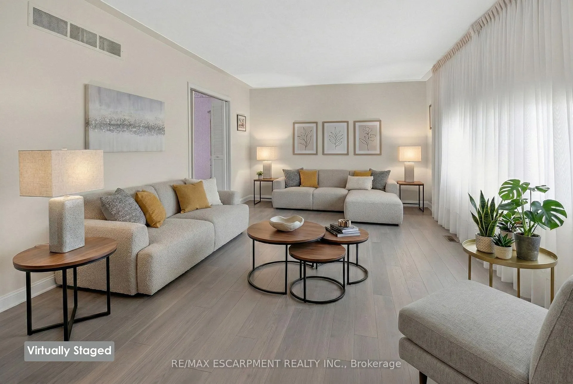 Photo 5 of 36 Lakeview Avenue, Grimsby, Grimsby Beach — HOMEH