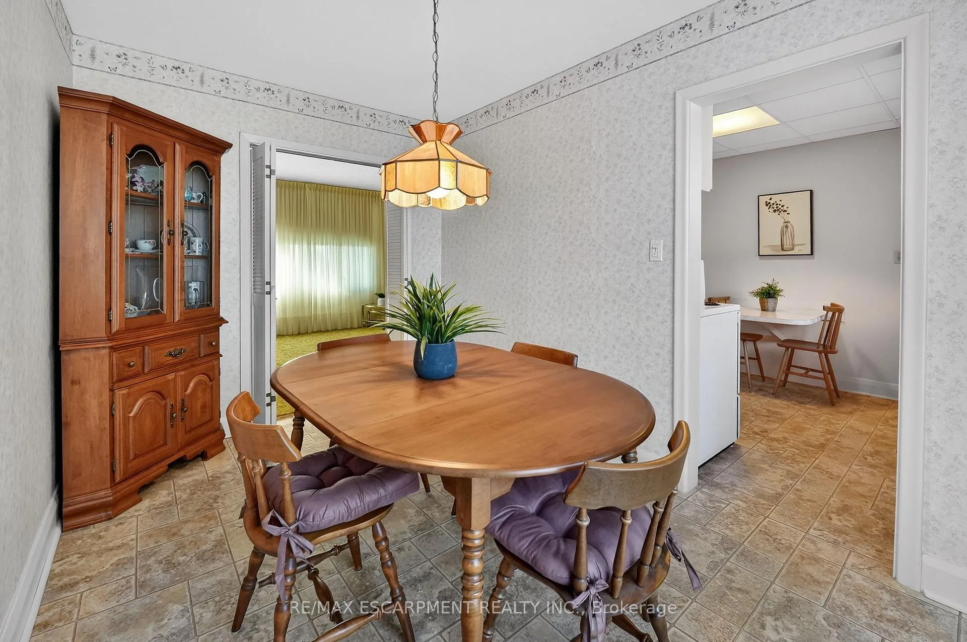 Photo 8 of 36 Lakeview Avenue, Grimsby, Grimsby Beach — HOMEH