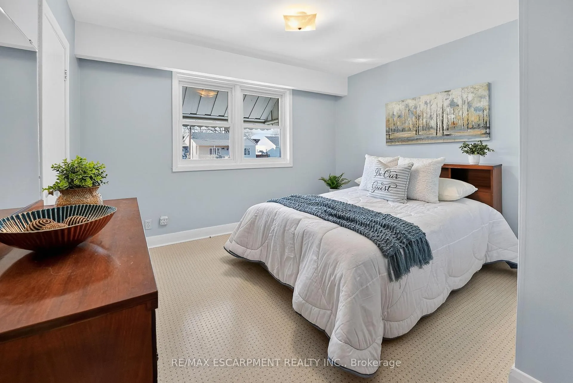Photo 13 of 36 Lakeview Avenue, Grimsby, Grimsby Beach — HOMEH