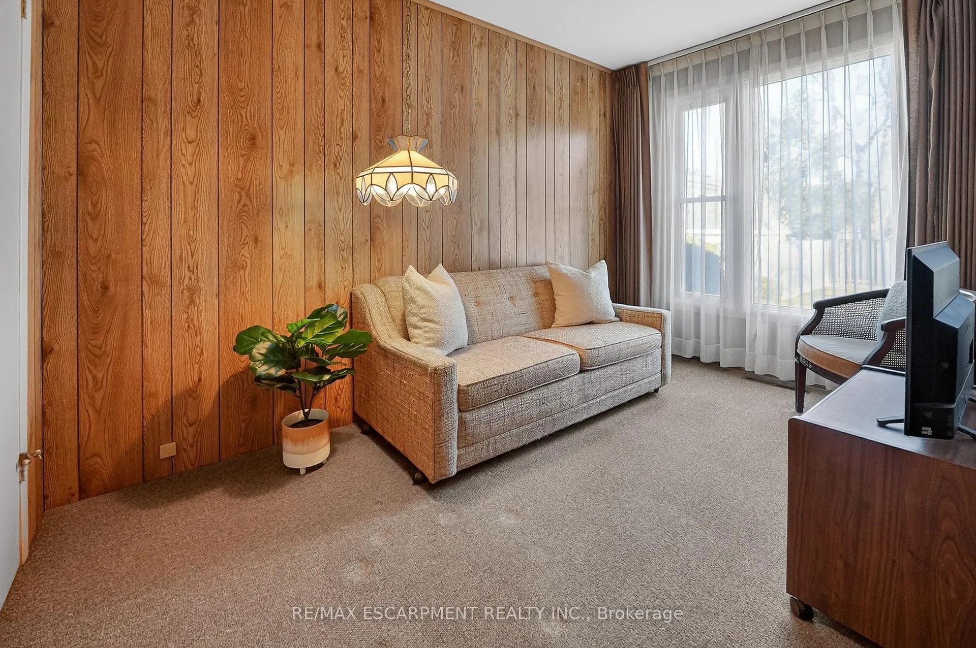 Photo 16 of 36 Lakeview Avenue, Grimsby, Grimsby Beach — HOMEH