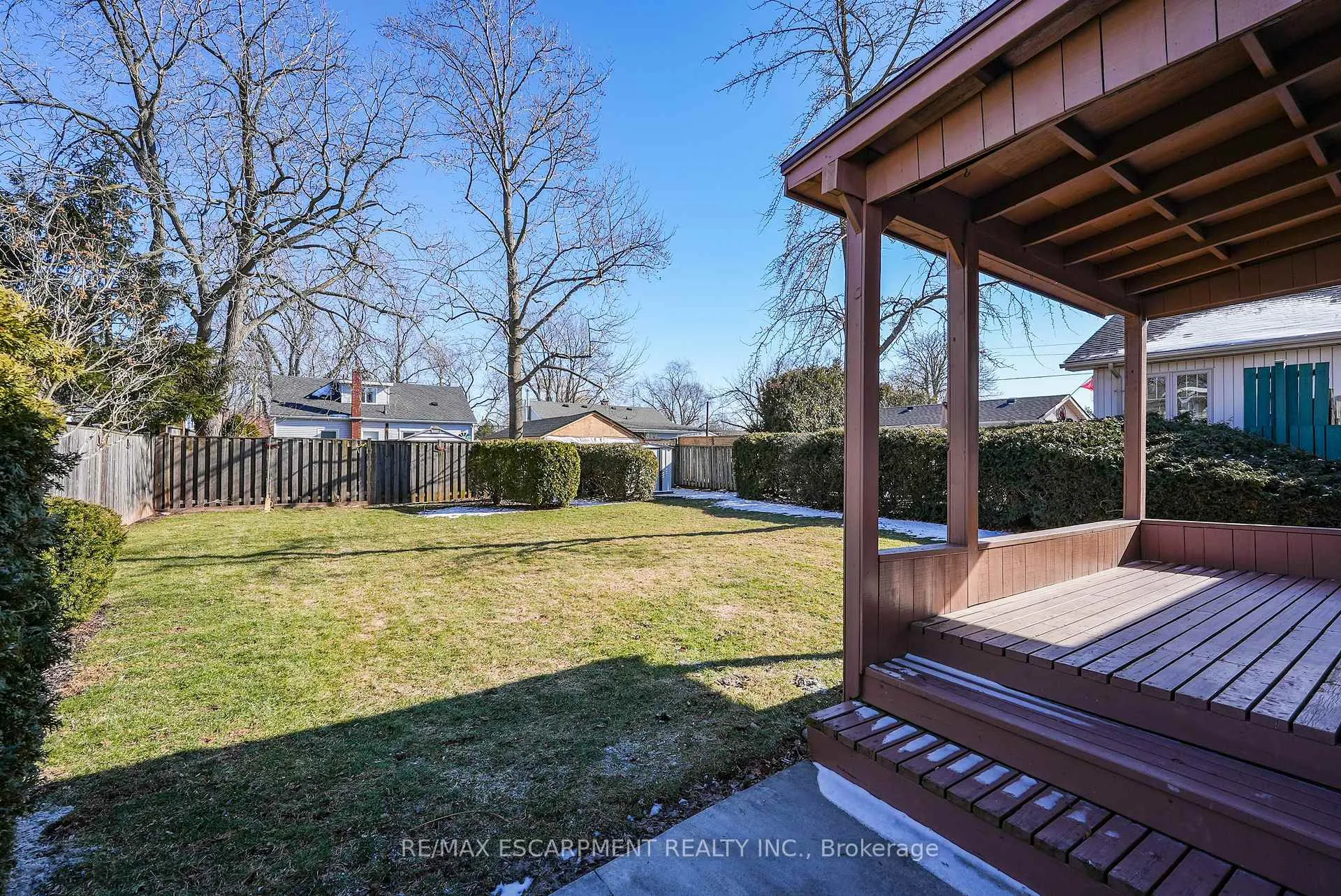 Photo 19 of 36 Lakeview Avenue, Grimsby, Grimsby Beach — HOMEH
