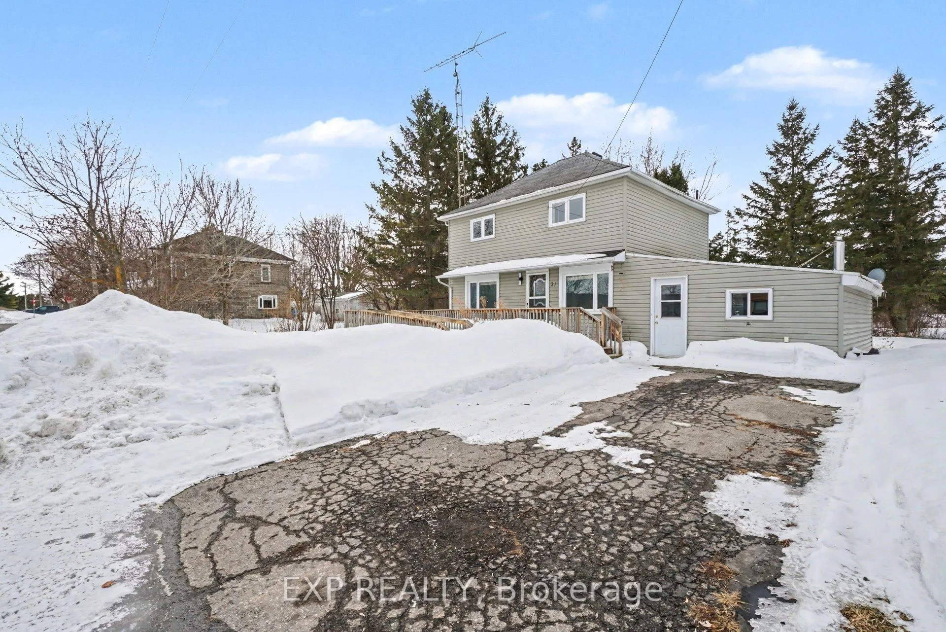 Photo 2 of 21 Fourth Street, North Stormont, North Stormont (Finch) Twp — HOMEH