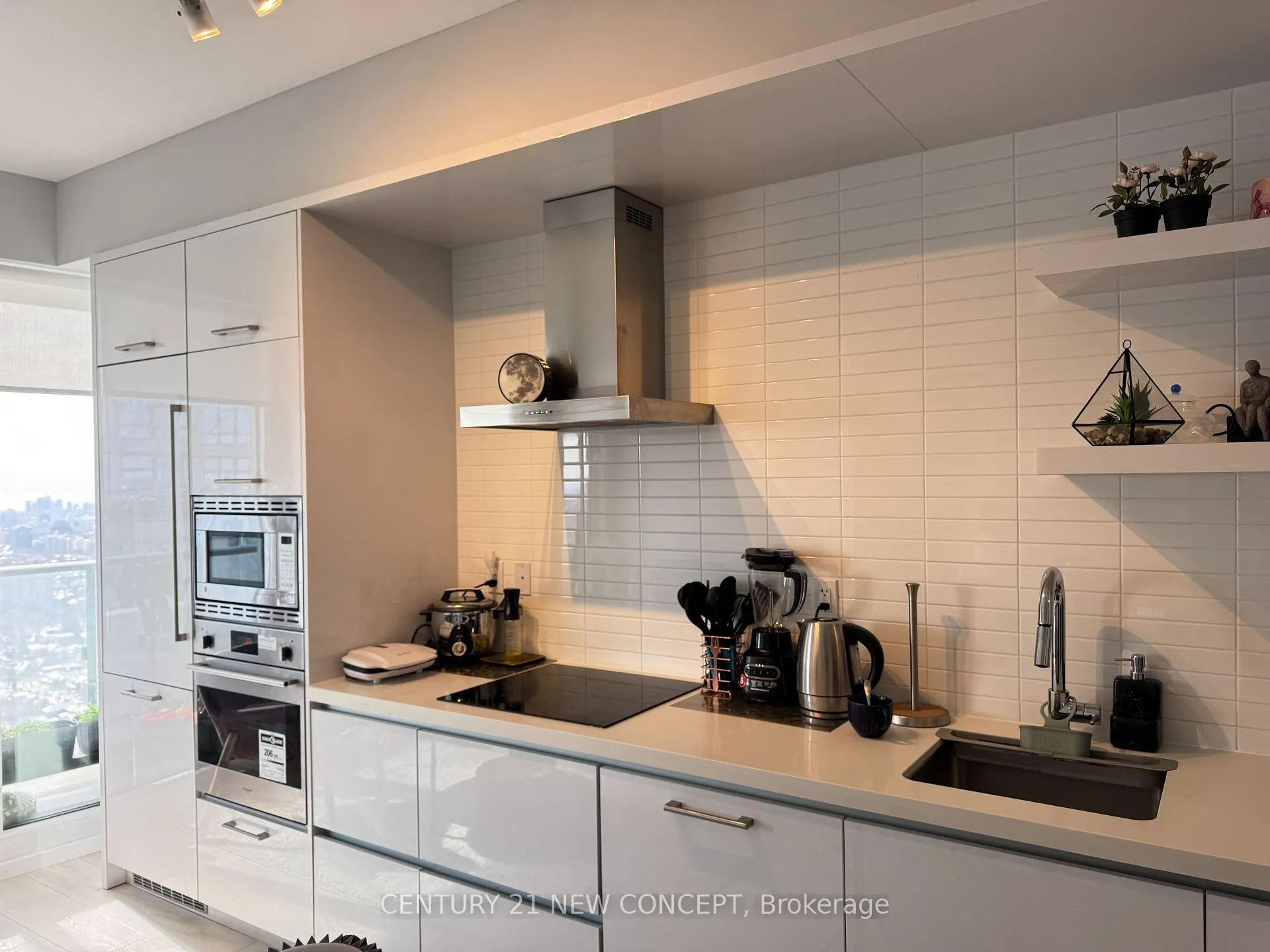 Photo 8 of Unit 4206, 2221 Yonge Street, Toronto, Mount Pleasant West — HOMEH