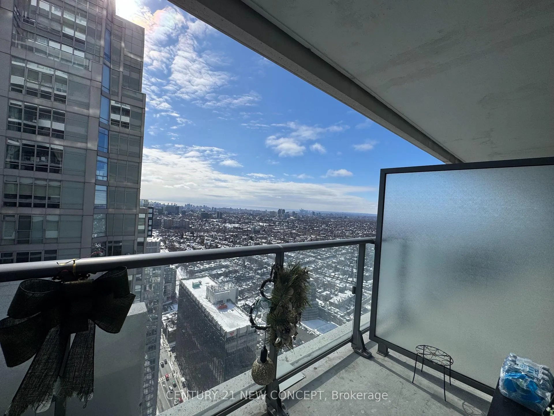 Photo 17 of Unit 4206, 2221 Yonge Street, Toronto, Mount Pleasant West — HOMEH