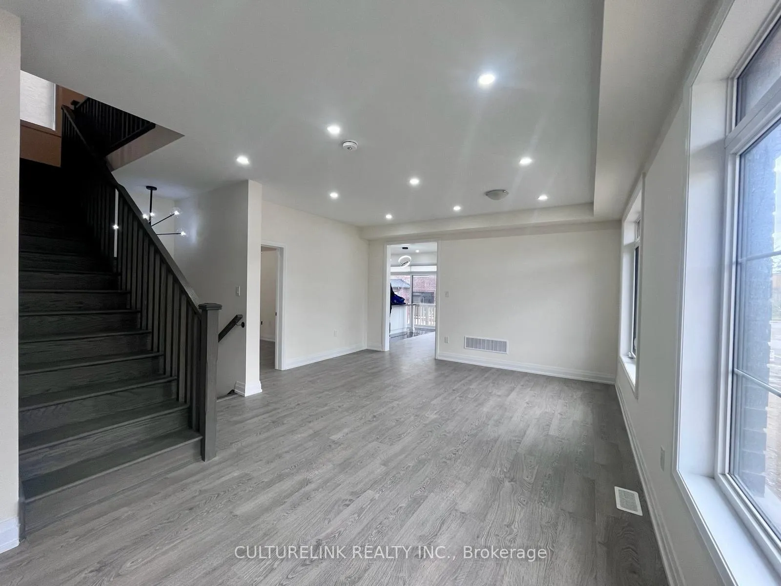 Photo 10 of 24 Daffodil Road, Springwater, Midhurst — HOMEH