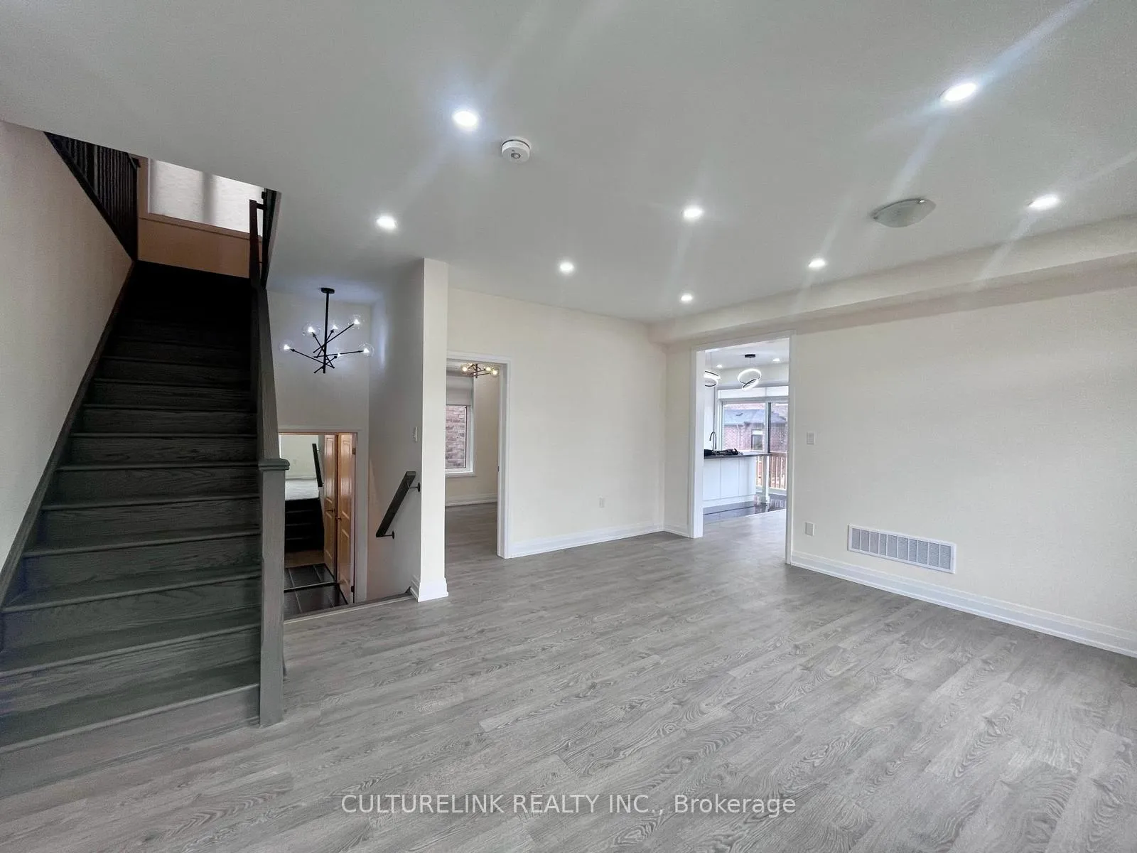 Photo 11 of 24 Daffodil Road, Springwater, Midhurst — HOMEH