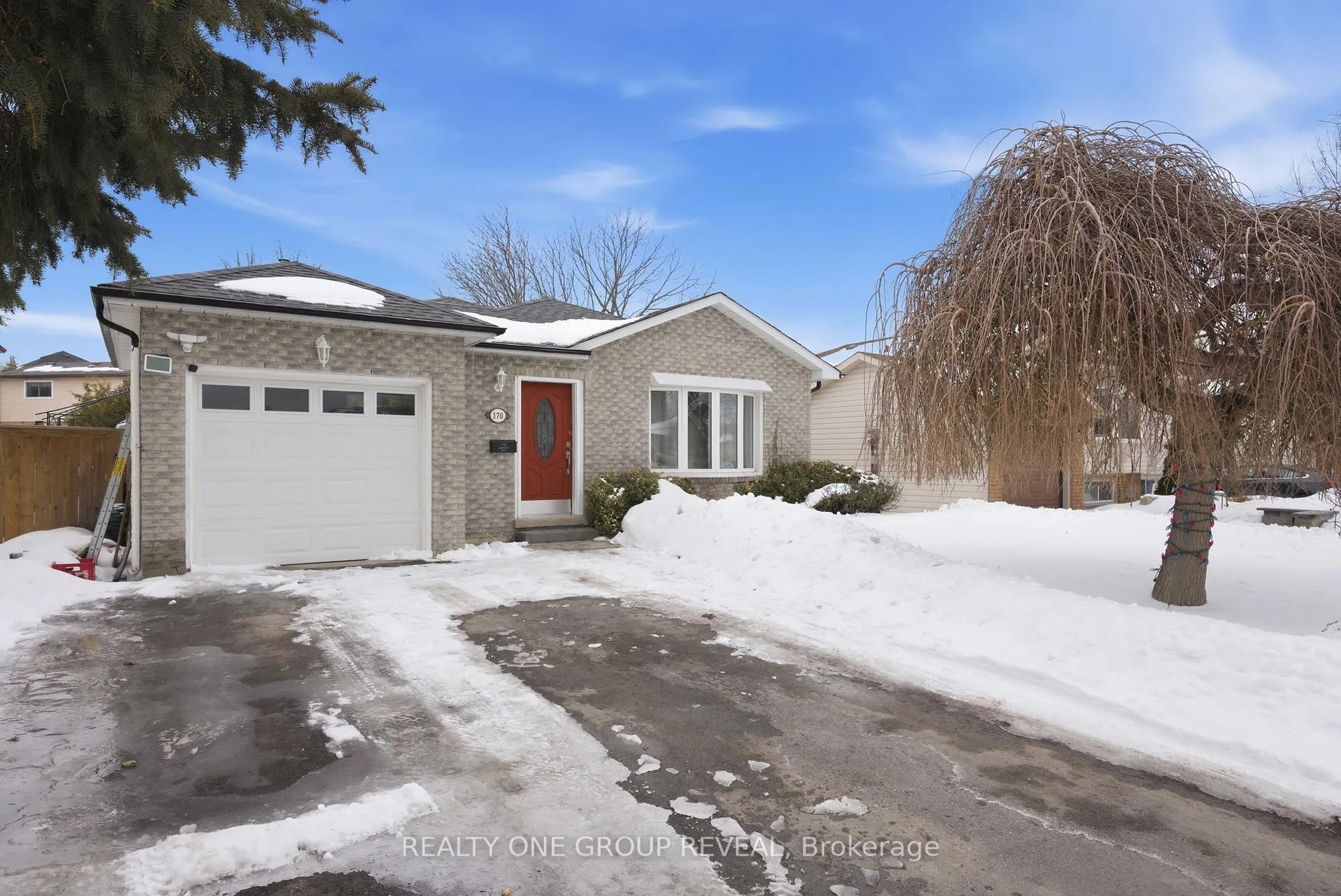 Photo 4 of 170 Seneca Avenue, Oshawa, Samac — HOMEH